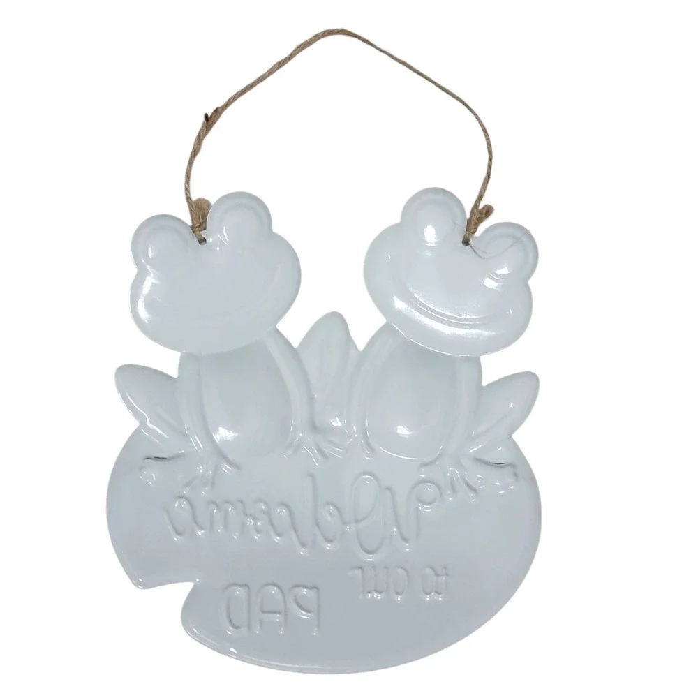 Welcome to our Pad Frog Sign Green Embossed Metal Entryway Decor Garden Wall